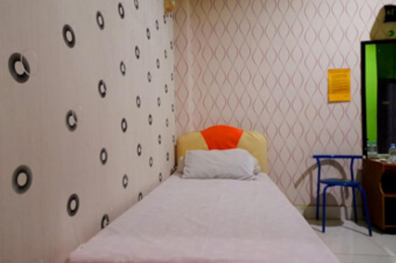 Hotel Rosichan Bau Bau Mitra Reddoorz Baubau Экстерьер фото